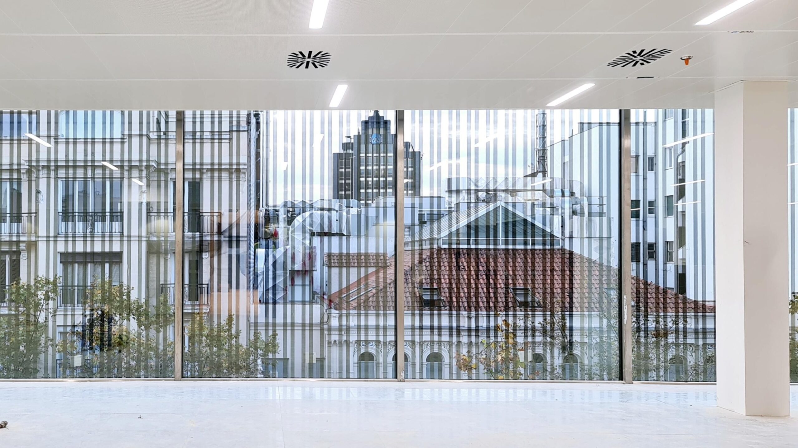 Conferencia «Fachadas ideadas para «pre-supuestos» especiales»